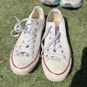 Converse All Star - white (men’s size 6 / women’s size 8)